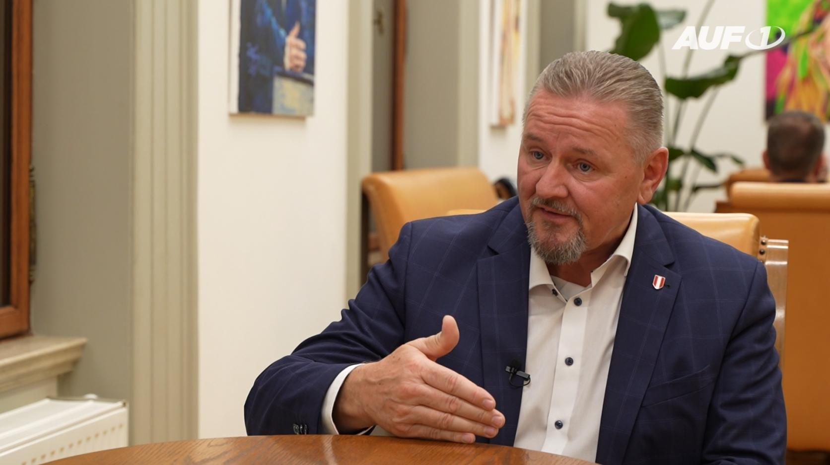 EU-Abgeordneter Haider: „Ich habe Strafanzeige gegen die EU-Kommission gestellt!“