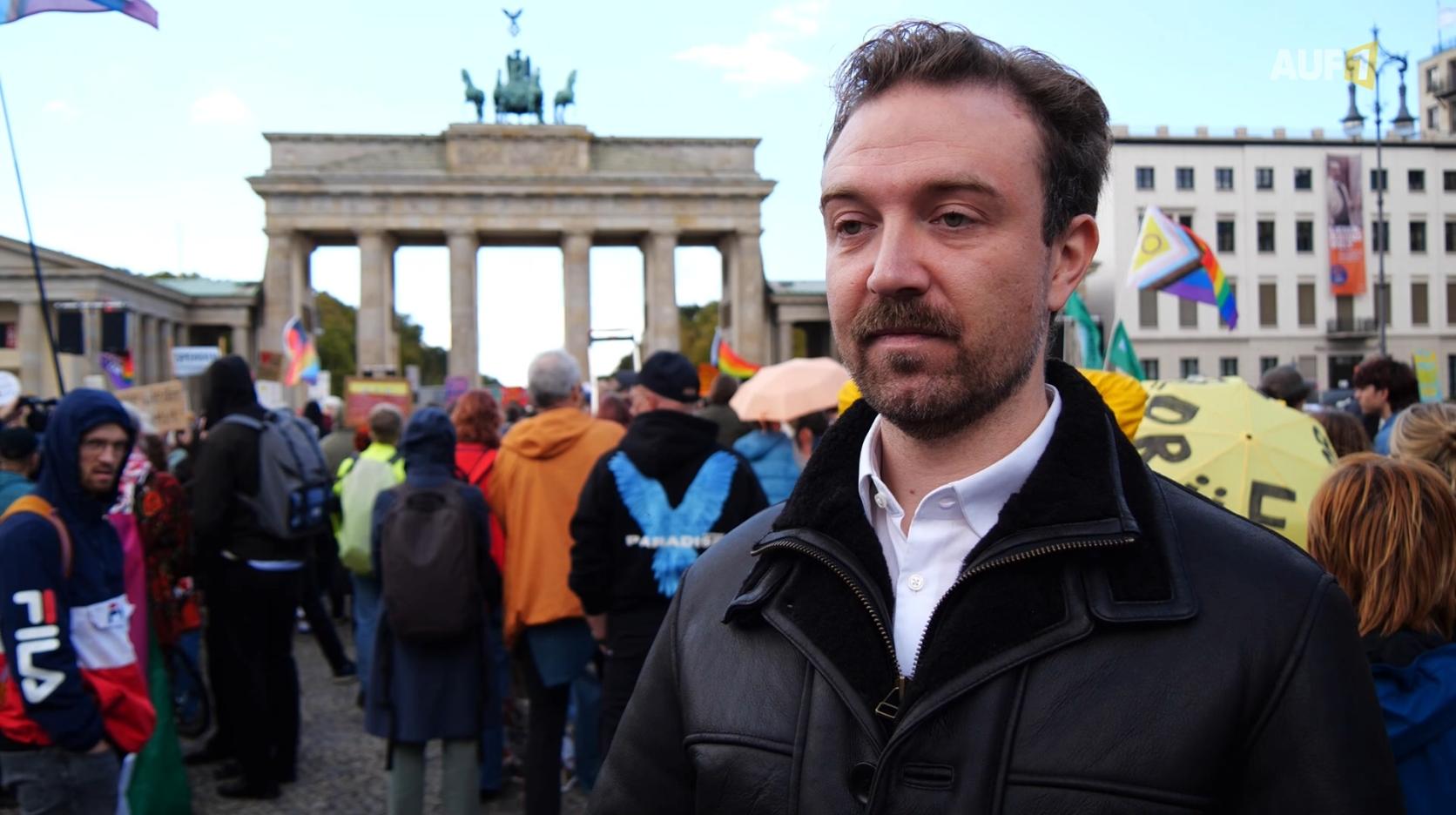 Demos für AfD-Verbot! Doch die Organisatoren haben Verbindungen zum WEF!