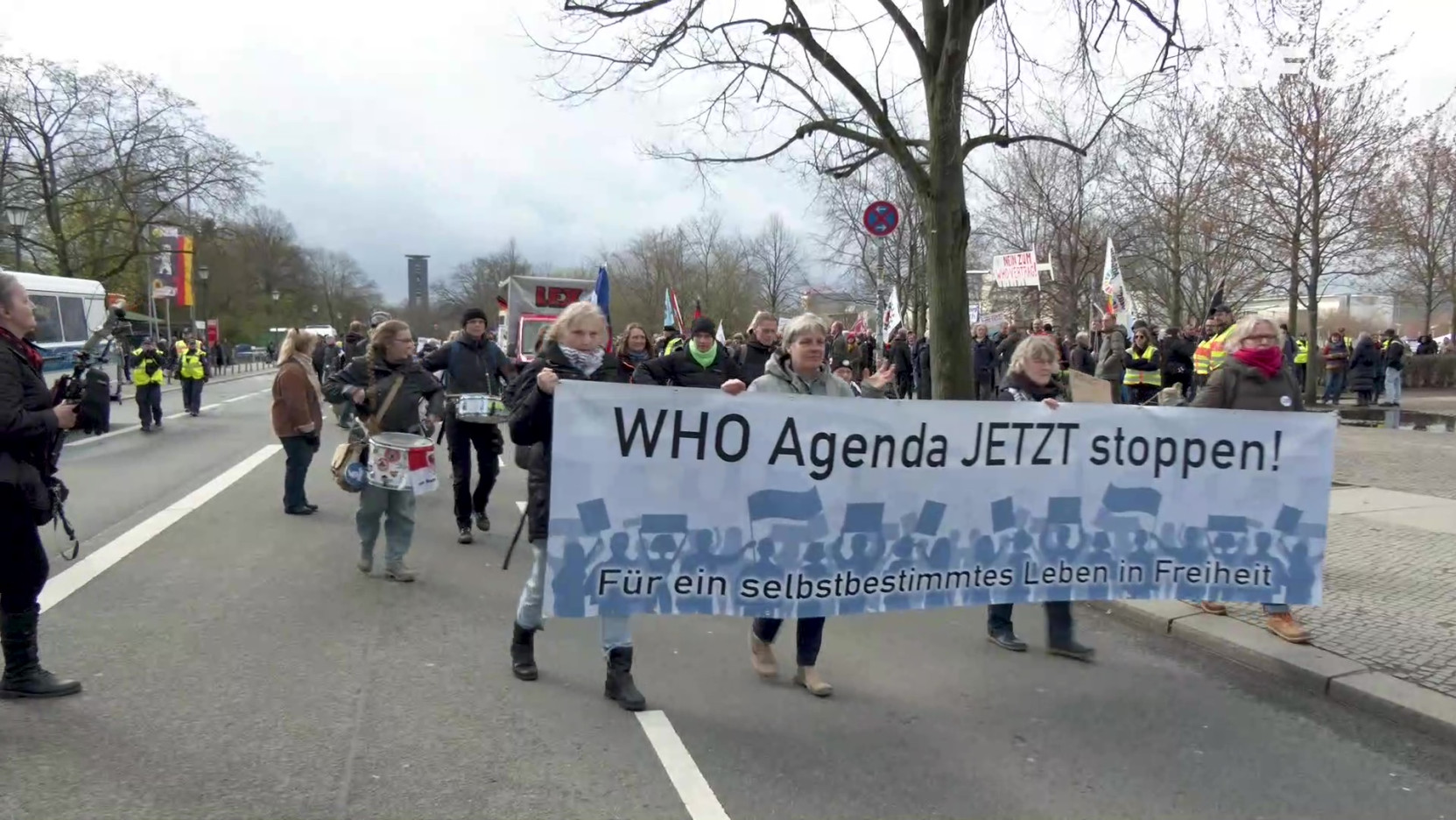 ⁣Demo in Berlin: Gegen die drohende Gesundheitsdiktatur der WHO