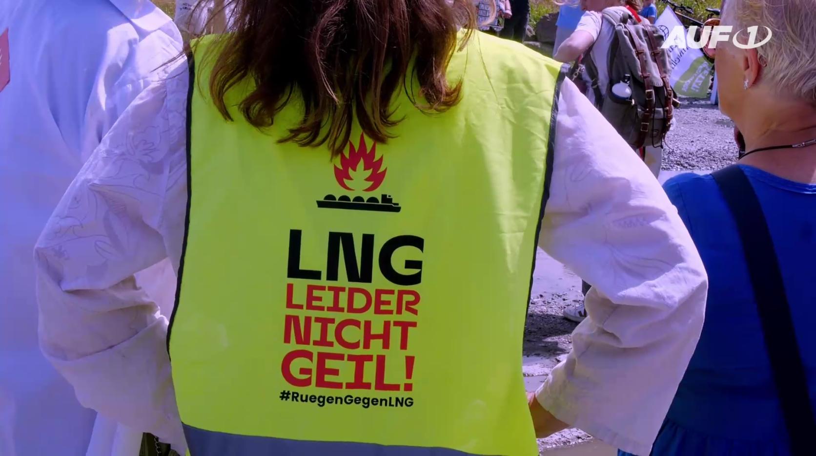 ⁣Protest gegen LNG – Selbst umringt von Fridays for Future glaubt man Grünen nicht